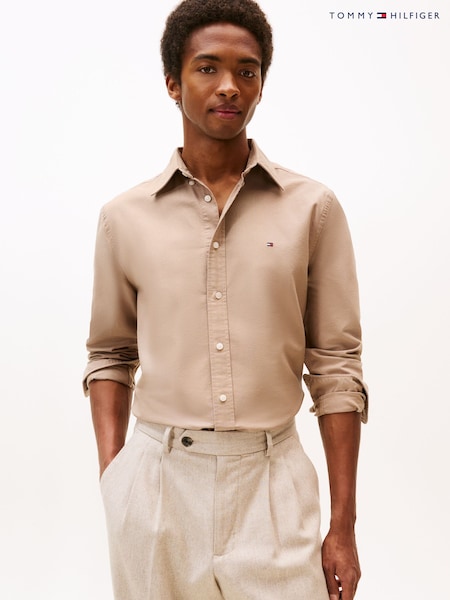 Tommy Hilfiger Brown Regular Fit Flag Embroidery Oxford Shirt (Y12147) | R$ 840