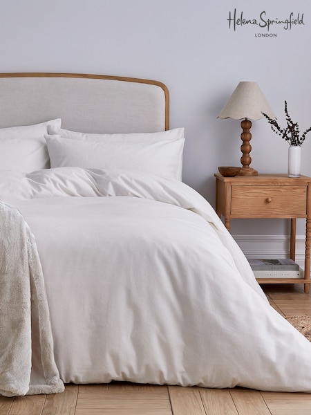 Helena Springfield White Cosy Throw (Y16896) | 173 QAR - 322 QAR