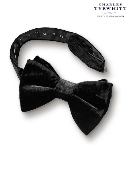 Charles Tyrwhitt Black Velvet Bow Tie (Y18531) | €57