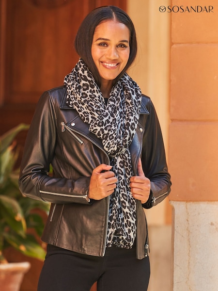 Sosandar Grey Animal Print Scarf (Y22650) | R$ 275
