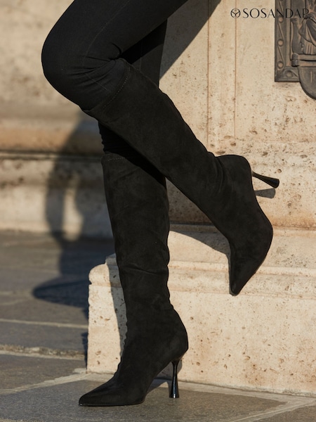 Preto - Sosandar Faux Suede Knee High Flared Heel Boots (Y22653) | R$ 880