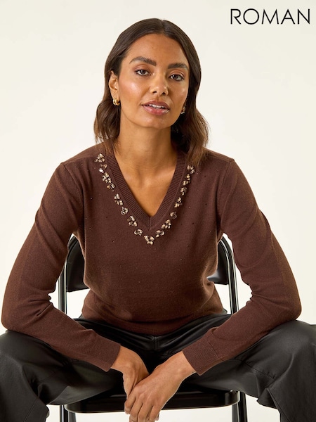 Roman Brown V-Neck Hotfix Jumper (Y23577) | R$ 545