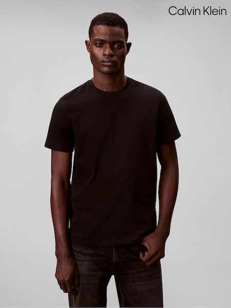 Calvin Klein Black Monogram T-Shirt (Y23590) | R$ 295