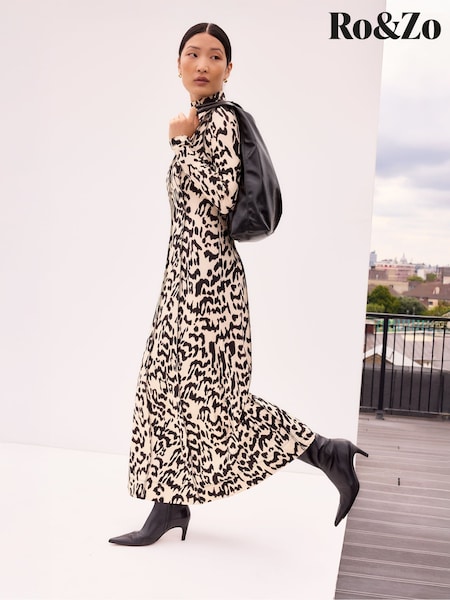 Ro&Zo Print Overlock Detail Jersey Dress (Y24354) | R$ 880