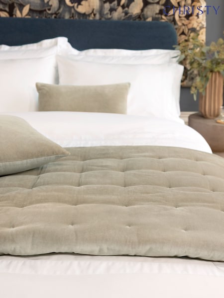 Christy Hazelnut Jaipur Velvet Quilted Throw (Y24994) | €218