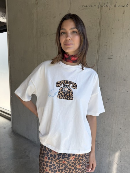Never Fully Dressed White White Call Me Boxy T-Shirt (Y25738) | R$ 375