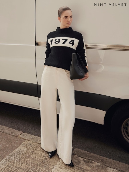 Mint Velvet Black Cotton Blend Graphic Knit Jumper (Y26970) | €118