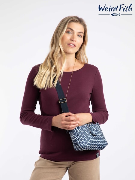 Weird Fish Blue Corrie Printed Cross Body Bag (Y27269) | R$ 375