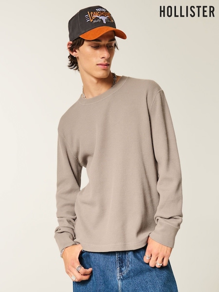 Hollister Crew Neck Textured Wash Long Sleeve T-Shirt (Y33890) | €37