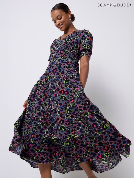 SCAMP & DUDE V-Neck Tiered Maxi Dress Shadow Leopard (Y34101) | R$ 1.085