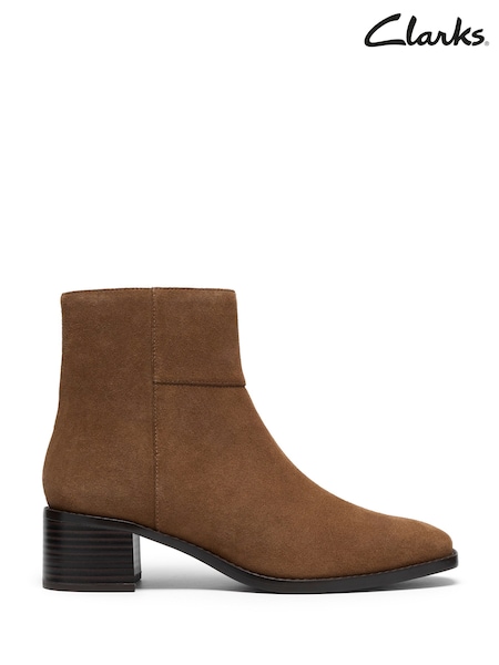Brown - Clarks Wrenn Top Boots