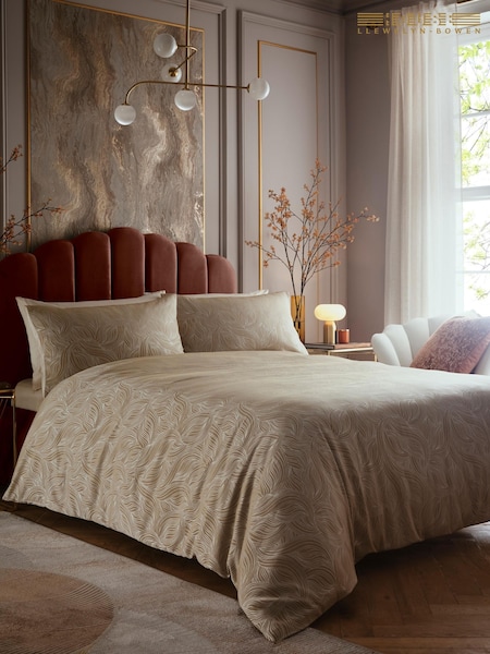 Laurence Llewelyn-Bowen Natural Venus Grace Jacquard Duvet Cover Set (Y40821) | kr927 - kr1 241