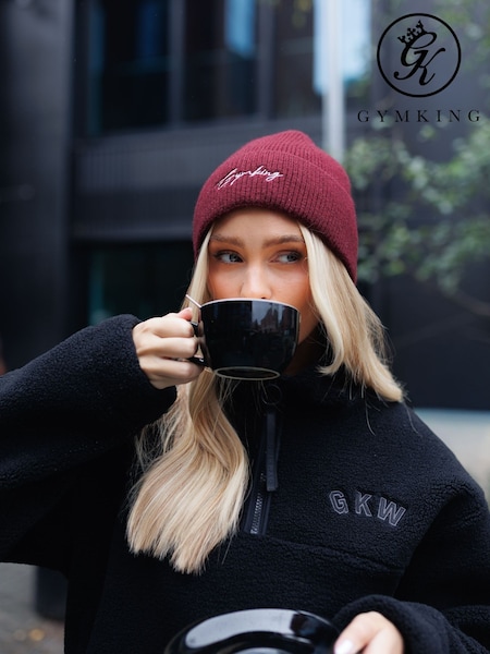 Gym King Red Script Rib Knit Beanie (Y41334) | €26