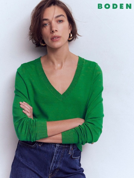 Boden Emilia Cotton V-Neck Jumper (Y46622) | ‏327‏₪