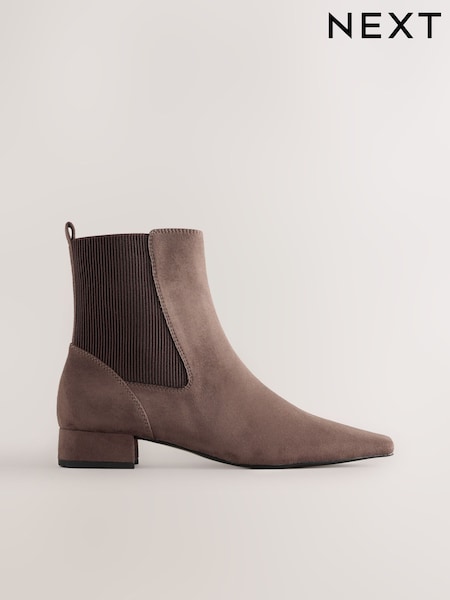 Taupe - Forever Comfort® Chisel Toe Ankle Chelsea 부츠