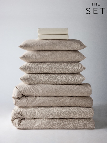The Set 8 Piece Duvet Cover And Pillowcase Set With Fitted Sheets