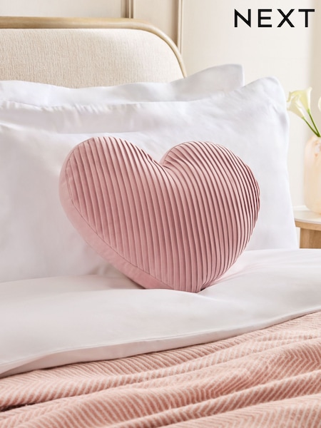3d Heart Shaped Velvet Pleat Cushion