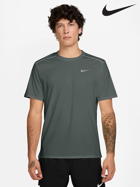 أخضر مموه - Regular Nike Miler Dri-fit Uv Running T-shirt