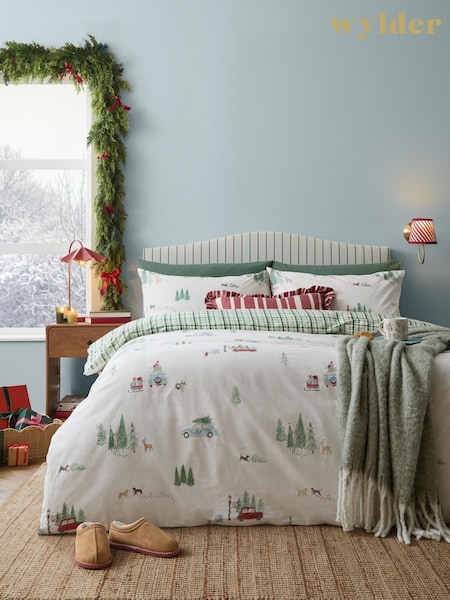 Wylder Christmas Tree Lane Reversible Duvet Cover And Pillowcase Set