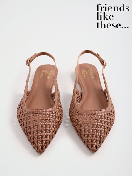 Kellanruskea Ruskea - Friends Like These keinonahkaisista kudotuista slingback-ballerina-kengistä
