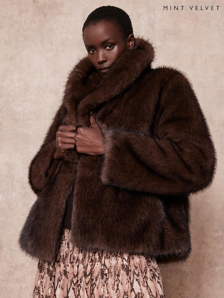 Mint Velvet Brown Faux Fur Jacket (Y95702) | €267