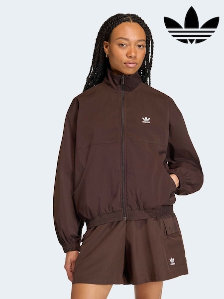 بني - adidas Originals Essentials Woven Windbreaker (Y98581) | ‏437 د.إ.‏