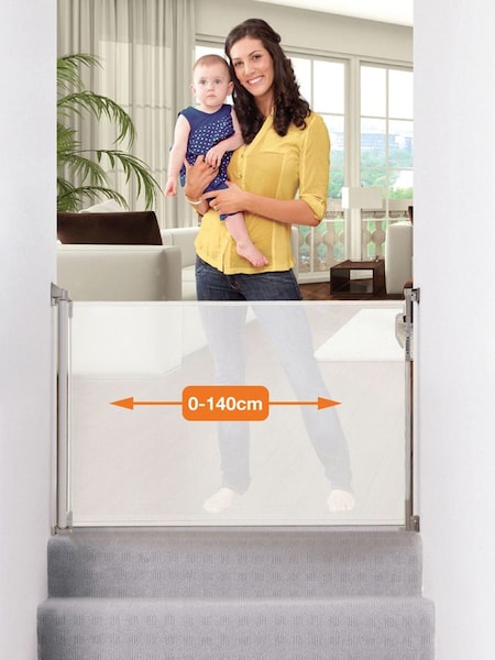 White Dreambaby Retractable Gate (Fits Gaps up to 140cm) (186245) | £50