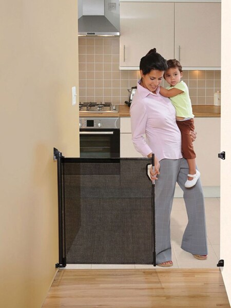 Black Dreambaby Retractable Gate (Fits Gaps up to 140cm) (875780) | £50