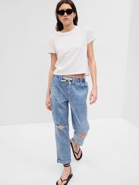 Light Wash Blue High Waisted Ripped Pull On Mom Jeans (K61068) | £40