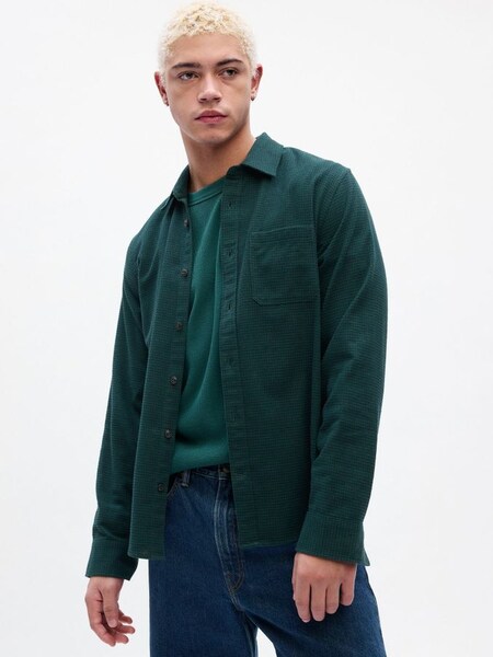 Green Long Sleeve Shirt in Standard Fit (K70513) | £40