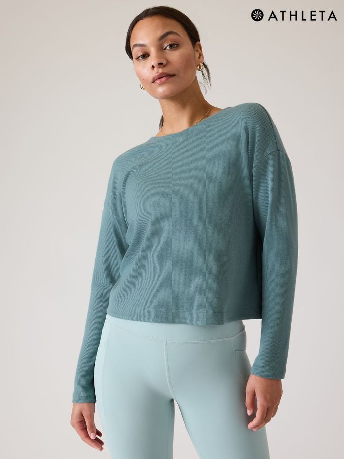 Athleta sportswear top