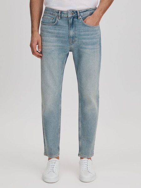 Relaxed Tapered Jeans in Light Blue (K95880) | £128