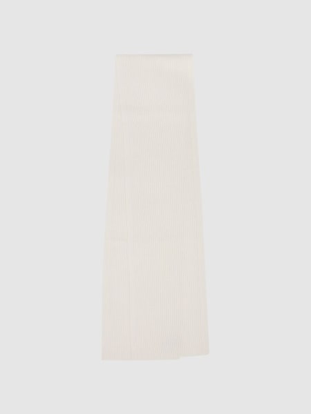 Geribbelde sjaal van merinowol in ecru (164464) | € 67