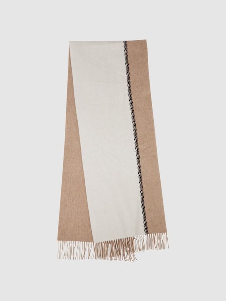 Lamswollen sjaal met kleurvlakken en stiksel in neutraal (189911) | € 126