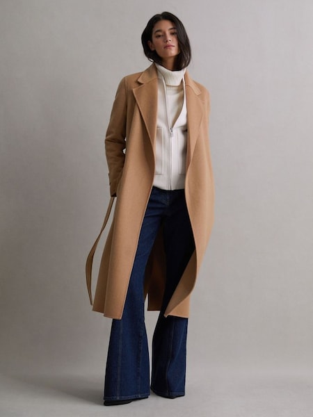 Manteau en laine avec couture invisible et ceinture couleur chameau (248626) | 495 €