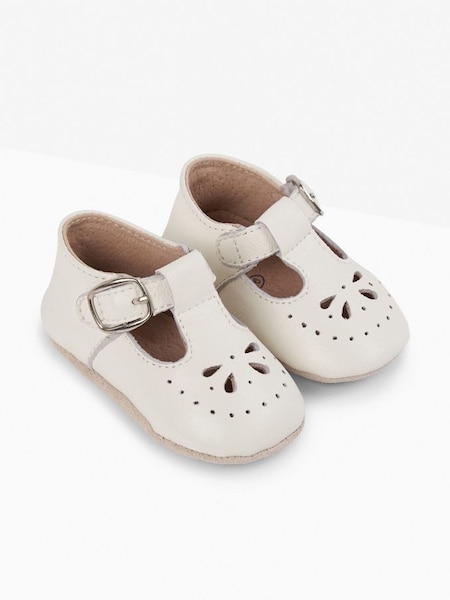 Girls' Classic Leather Pre-Walker Shoes in White (347020) | $31