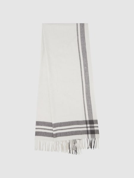 Lamswollen geruite sjaal in grijs/ecru (426630) | € 126