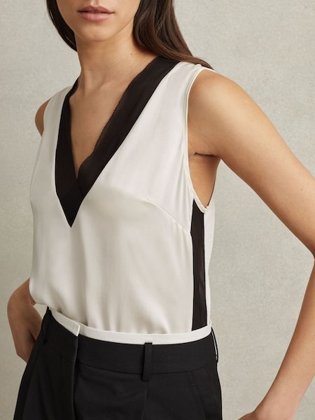 Silk Front Colourblock Vest in Ivory/Black (559548) | HK$1,480