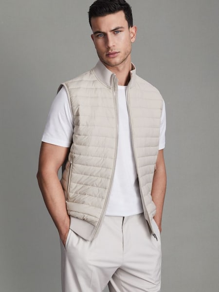 Hybrid Quilt and Knit Zip-Through Gilet in Stone (628219) | HK$2,230