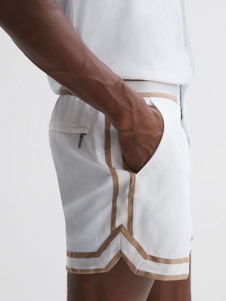 Reiss | Shorts de bain contrastés à taille élastiquée Ché couleur neutre/blanc (751852) | 195 €