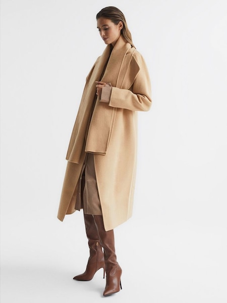Manteau long à écharpe en laine à coutures invisibles ton naturel (A11872) | 350 €