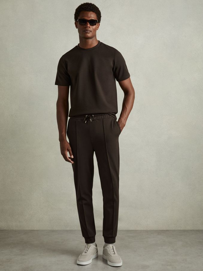 Black t shirt brown pants online
