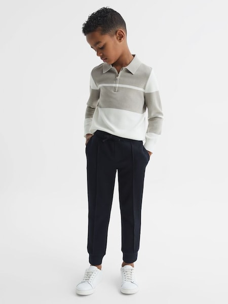 Slim-fit seniorpoloshirt met korte rits en lange mouwen in zacht grijs/wit (C98017) | € 60
