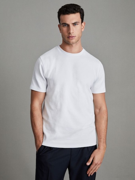 Slim-fit wit T-shirt met honingraatprint (D21312) | € 70
