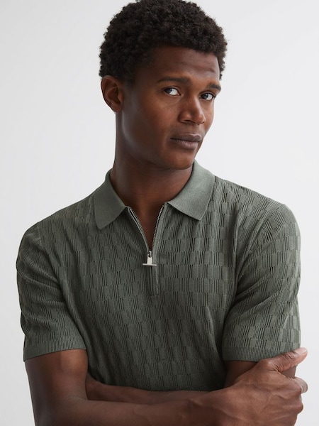 T-shirt polo texturé à demi-zippé vert sauge (D83289) | 79 €