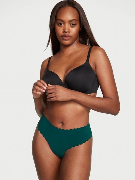 Black Ivy Green Scalloped Thong Knickers (K52454) | €10.50