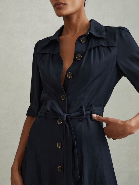 Petite - Marineblauwe midi-jurk met riem en kapmouwen (K95904) | € 270