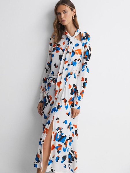 Blauwe midi-jurk met print en gestrikte hals (N02019) | € 155