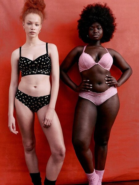 Pure Black Foil Hearts Lace Wired Push Up Bralette (Q32933) | €11.50