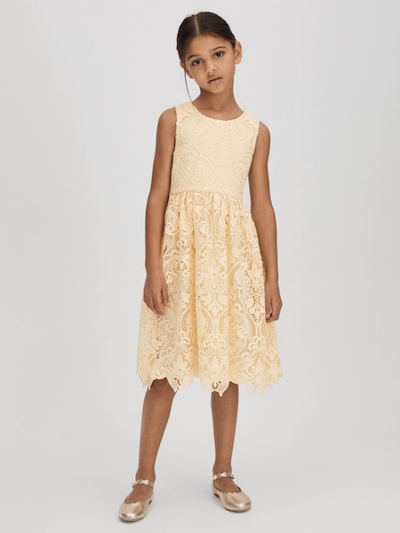 Junior jurk met kant, aansluitend lijfje en uitlopende rok in citroenprint (Q44789) | € 95